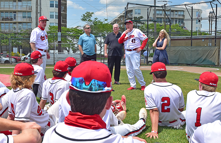 MLB Teams - Minnesota Twins - Players - Charlie Manuel - Under the