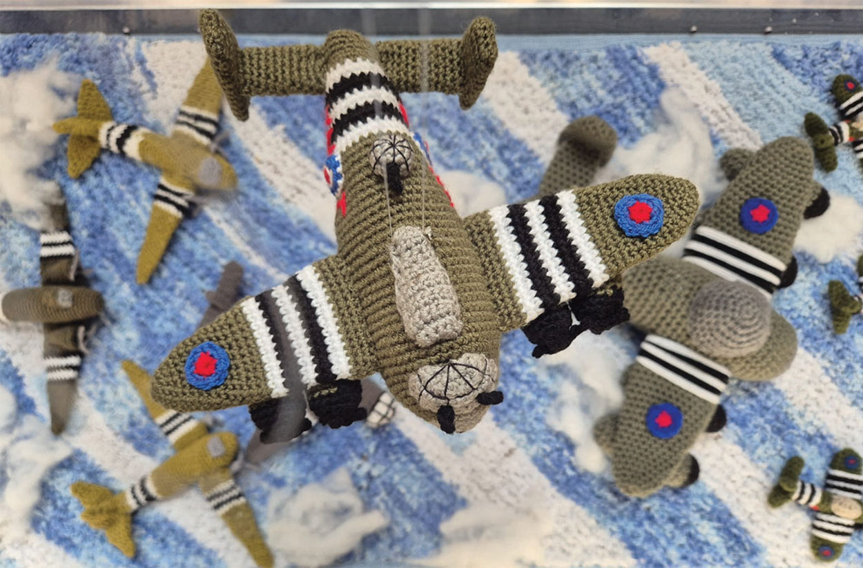 The Longest Yarn opening day set at Aviation Museum ‣ Ocean City